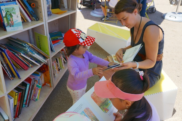 Uni brings reading room to Corona