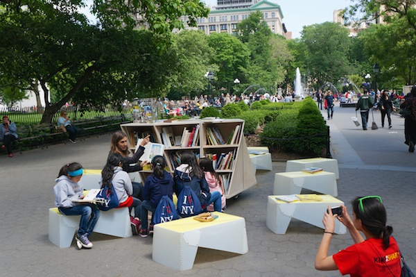 A Uni reading room in Washington Square Park