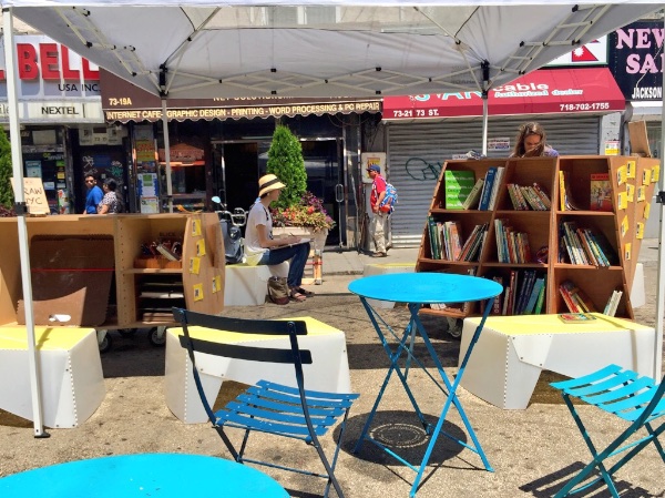 Uni reading room at Diversity Plaza, Queens, July 25, 2015